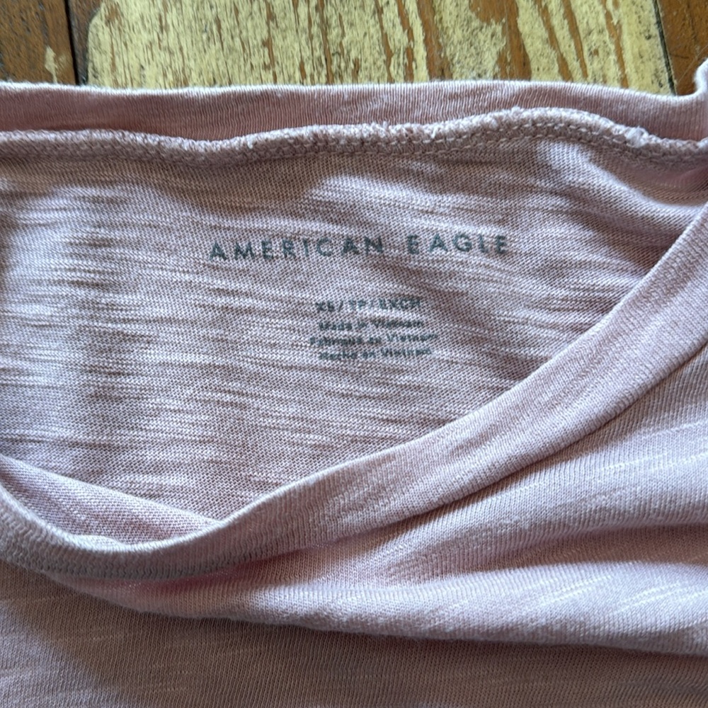 Abercrombie & Fitch and American Eagle Women’s XS Shirts Lot of 4 - Picture 5 of 11